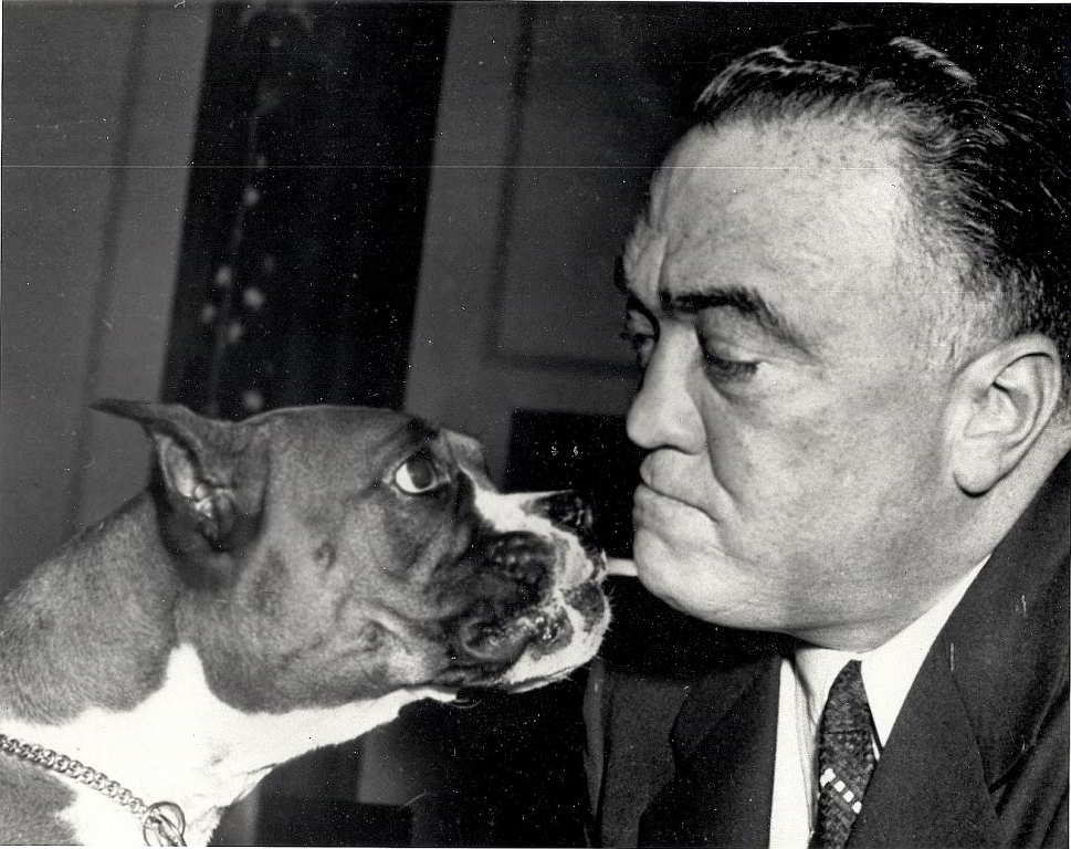 j_edgar_hoover-with_contestant_nyc_dog_s